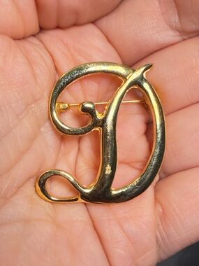 Letter D Brooch Gold Tone Script Initial Vintage Style 1.75"